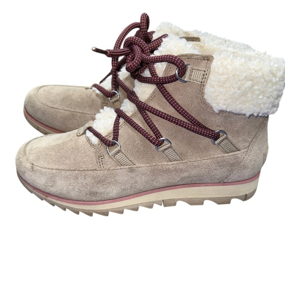 Sorel Women's Beige Winter Boots with Burgundy Laces - Picture 2 of 9